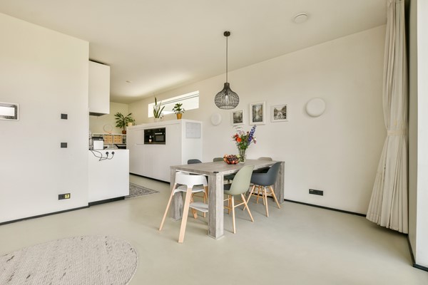Medium property photo - Valkenburgerstraat 140K, 1011 NA Amsterdam
