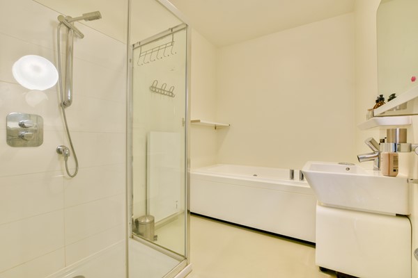 Medium property photo - Valkenburgerstraat 140K, 1011 NA Amsterdam