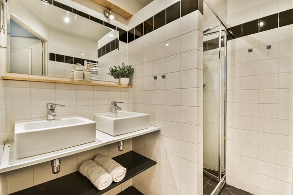 Medium property photo - Heemstedestraat 13-1, 1059 CX Amsterdam