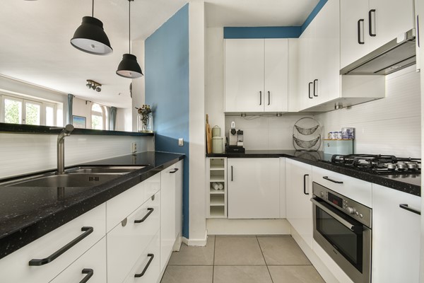 Medium property photo - Aalsmeerweg 19-3, 1059 AA Amsterdam
