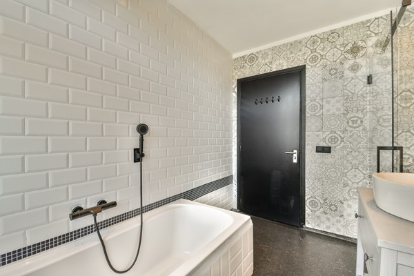 Medium property photo - Aalsmeerweg 19-3, 1059 AA Amsterdam