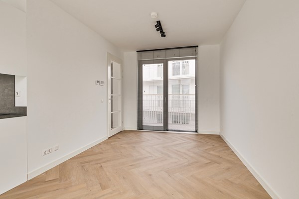 Medium property photo - Lutonhof 124, 1043 EG Amsterdam