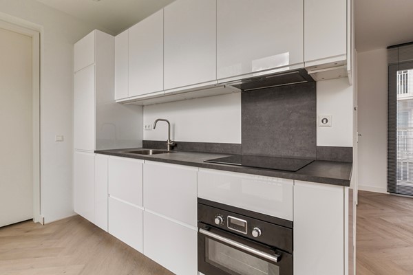 Medium property photo - Lutonhof 124, 1043 EG Amsterdam