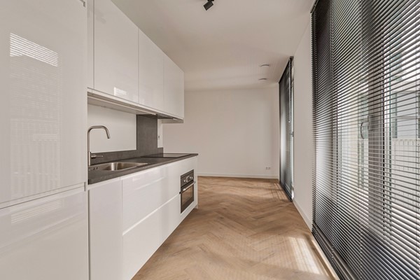 Medium property photo - Lutonhof 124, 1043 EG Amsterdam