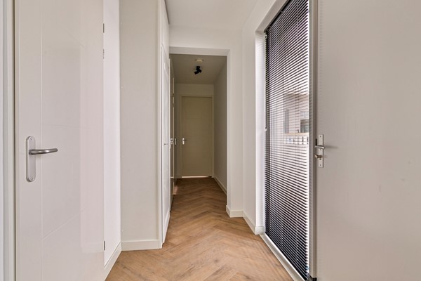 Medium property photo - Lutonhof 124, 1043 EG Amsterdam
