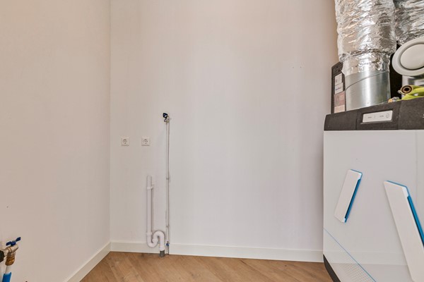 Medium property photo - Lutonhof 124, 1043 EG Amsterdam