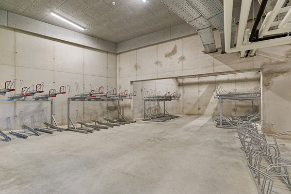 Medium property photo - Lutonhof 124, 1043 EG Amsterdam