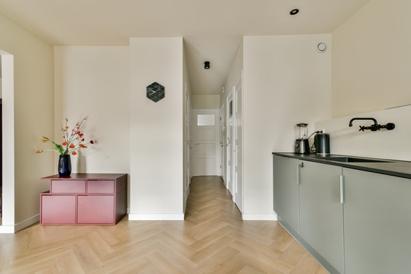 Medium property photo - Johannes van der Waalsstraat 70H, 1098 PR Amsterdam