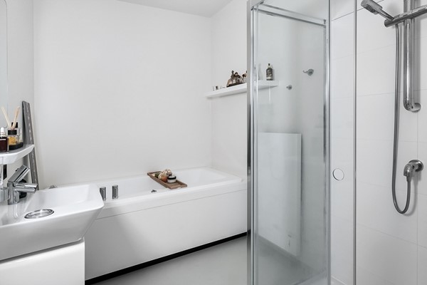 Medium property photo - Valkenburgerstraat 140A, 1011 NA Amsterdam