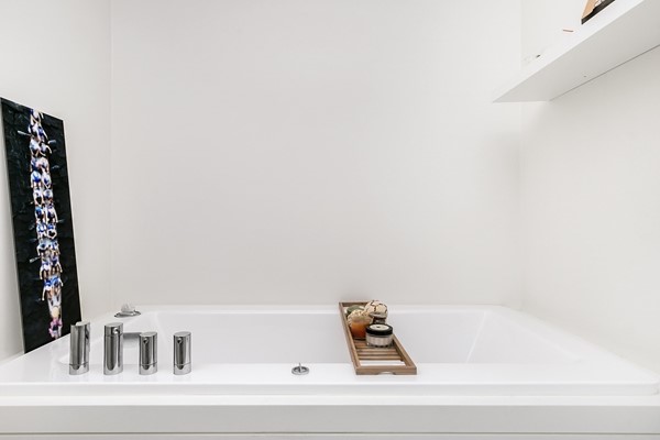 Medium property photo - Valkenburgerstraat 140A, 1011 NA Amsterdam