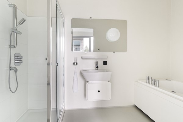 Medium property photo - Valkenburgerstraat 134B, 1011 NA Amsterdam