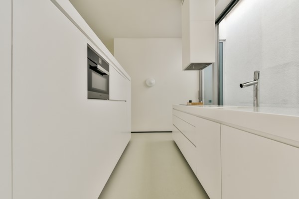 Medium property photo - Valkenburgerstraat 132B, 1011 NA Amsterdam