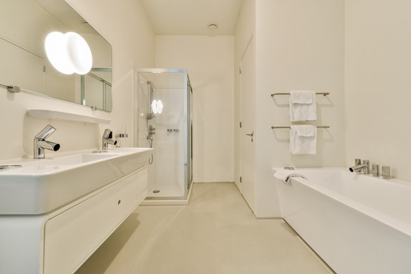 Medium property photo - Valkenburgerstraat 132B, 1011 NA Amsterdam