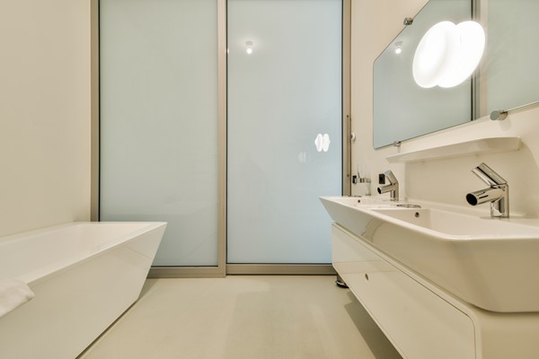 Medium property photo - Valkenburgerstraat 132B, 1011 NA Amsterdam