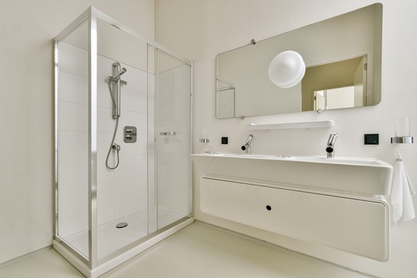 Medium property photo - Valkenburgerstraat 132B, 1011 NA Amsterdam