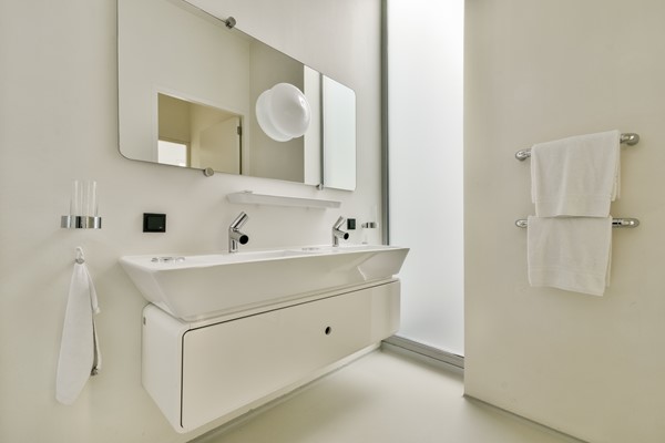 Medium property photo - Valkenburgerstraat 132B, 1011 NA Amsterdam