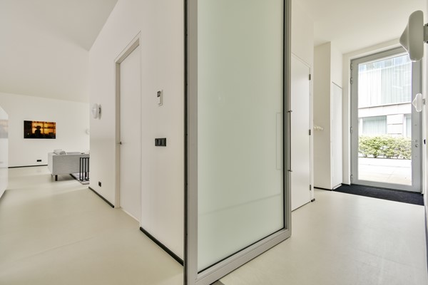 Medium property photo - Valkenburgerstraat 132B, 1011 NA Amsterdam