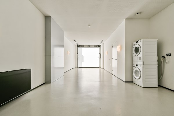 Medium property photo - Valkenburgerstraat 132B, 1011 NA Amsterdam