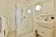 New for rent: Valkenburgerstraat 132F, 1011 NA Amsterdam