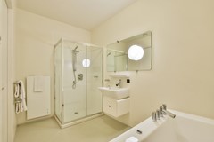 New for rent: Valkenburgerstraat 132F, 1011 NA Amsterdam