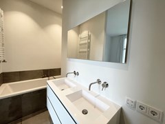 Under offer: Overtoom, 1054 HX Amsterdam