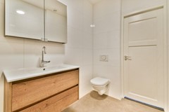 Under option: 1057GA Amsterdam