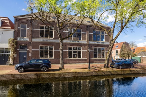 Te koop: Stijl Klokkenfabriek