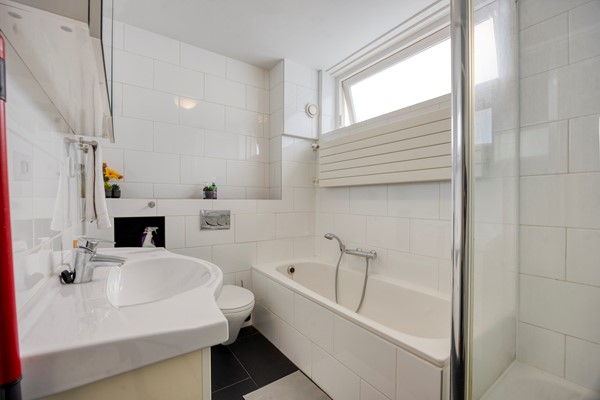 Medium property photo - Hoofdweg 797A, 2131 MA Hoofddorp