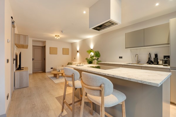 Medium property photo - Overtoom, 1054 LE Amsterdam