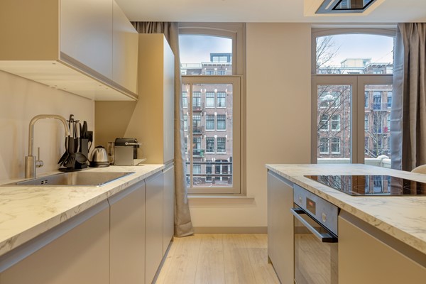 Medium property photo - Overtoom, 1054 LE Amsterdam