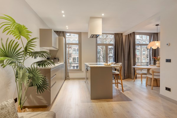 Medium property photo - Overtoom, 1054 LE Amsterdam