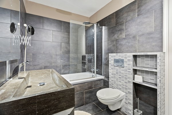 Medium property photo - Ambachtsplein 63, 3068 GV Rotterdam