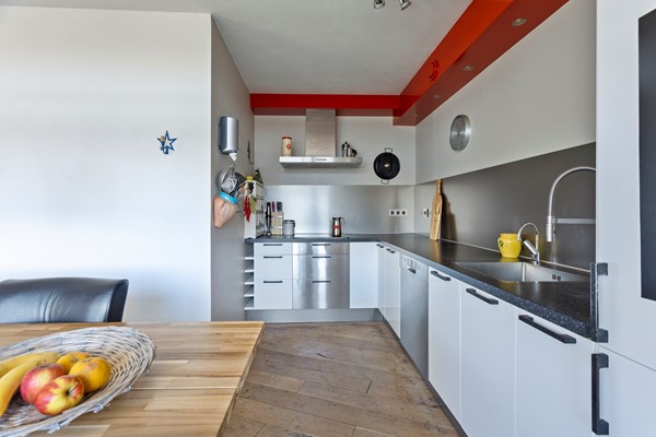 Medium property photo - Ambachtsplein 63, 3068 GV Rotterdam