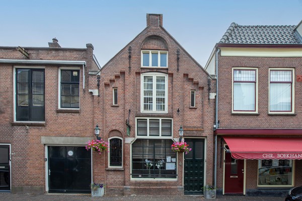 Te koop: Uniek en sfeervol restaurant met een appartement op de verdieping in het Historisch Stadscentrum!!
