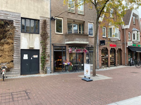 Te huur: Keuring representatieve winkelruimte op een goede zich locatie, midden in het centrum van Woerden. 