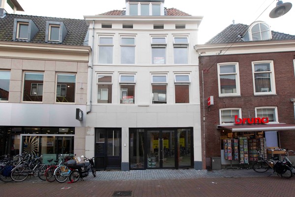 Te huur: 2-kamerappartement (loft) in het centrum van Woerden op de derde verdieping. 