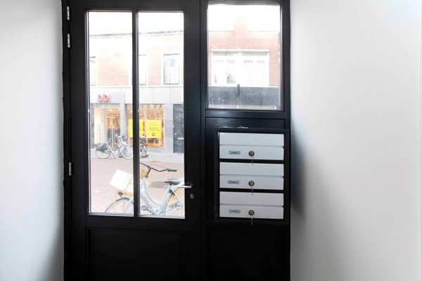 Te huur: 2-kamerappartement (loft) in het centrum van Woerden op de derde verdieping. 