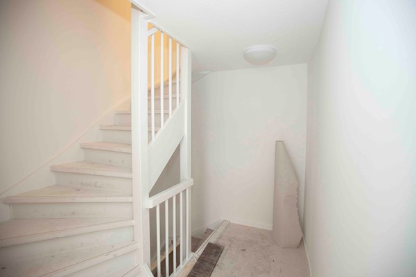 Te huur: 2-kamerappartement (loft) in het centrum van Woerden op de derde verdieping. 