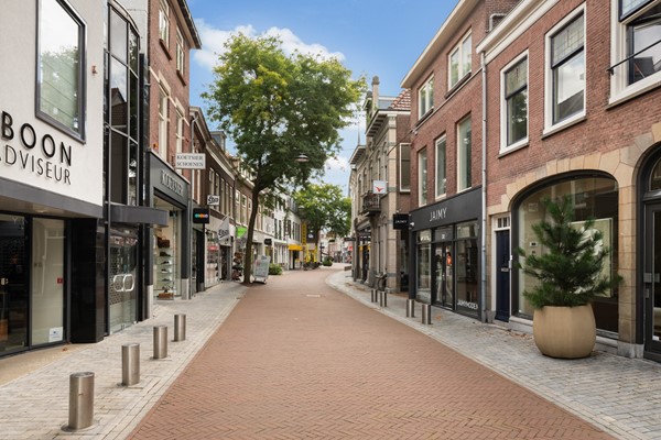 For sale: Wonen midden in het historische centrum van Woerden.  