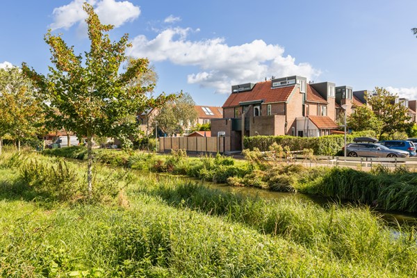 Verkocht onder voorbehoud: wonen in Molenvliet nabij het stadspark met volop ruimte binnen én buiten!