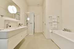 For rent: Valkenburgerstraat 132B, 1011 NA Amsterdam