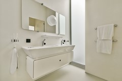 For rent: Valkenburgerstraat 132B, 1011 NA Amsterdam