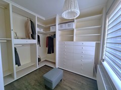 Nieuwe Parklaan 79e walkin closet 2.jpg