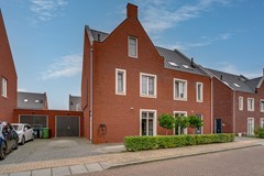 Verkocht: Unieke 2-onder-1 kapwoning met 5 slaapkamers gelegen in gewilde woonwijk Groot-Holthuizen!