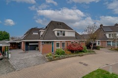 Verkocht onder voorbehoud: Levensloopbestendige twee-onder-één kapwoning met prachtige vergezichten!!