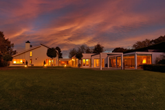 Te koop: UNIEKE, vrij gelegen woonvilla op TOP-locatie in het bruisende centrum van Zevenaar!