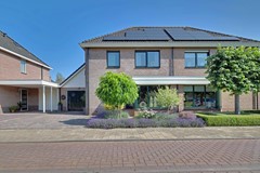 Verkocht: Royale 2-onder-1 kapwoning met blijvend vrij uitzicht aan de voorzijde!