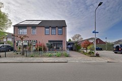 Te koop: Goed onderhouden 2-onder-1 kapwoning met eigen oprit, garage/berging en zonnepanelen!