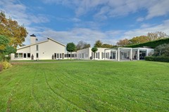 Te koop: UNIEKE, vrij gelegen woonvilla op TOP-locatie in het bruisende centrum van Zevenaar!