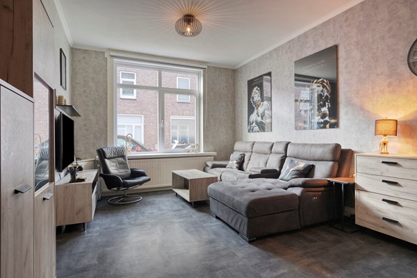 Medium property photo - Stadstuinen 10, 2551 VH Den Haag